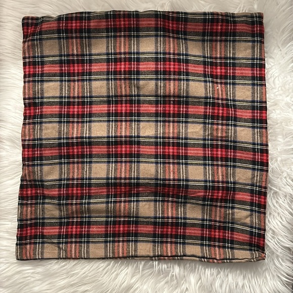 Muilee Christmas set of 2 Scottish tartan plaid pillow covers square 18” - Picture 5 of 6